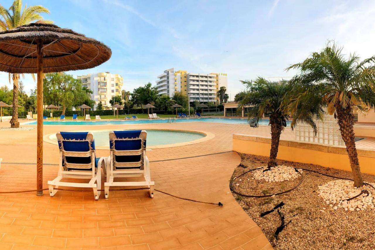 Amazing Apartment In Praia Da Rocha Portimão Exteriör bild